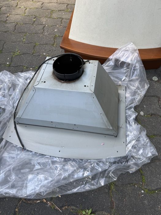 Okap kuchenny z silnikiem – używany, sprawny – WYCIĄG 270 m³/h