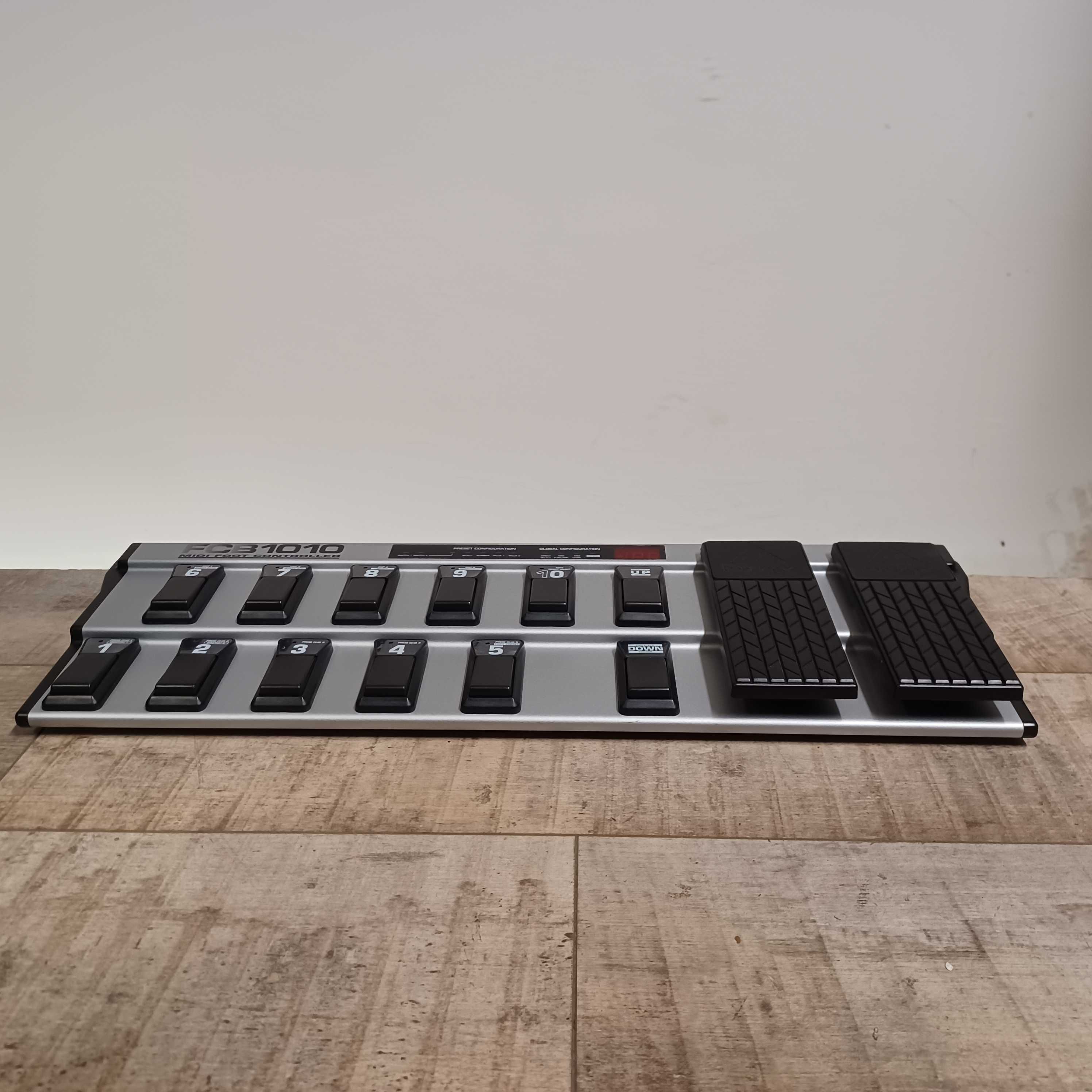 Behringer FCB 1010 sterownik nożny MIDI