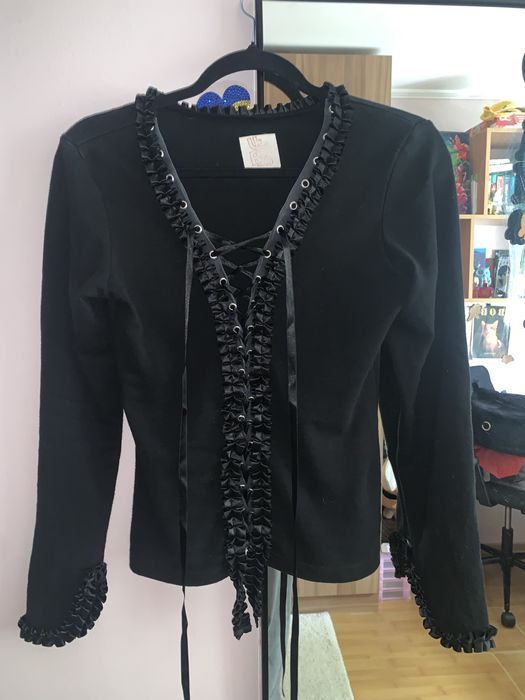 готичний вінтажний лонгслів/ кофтинка