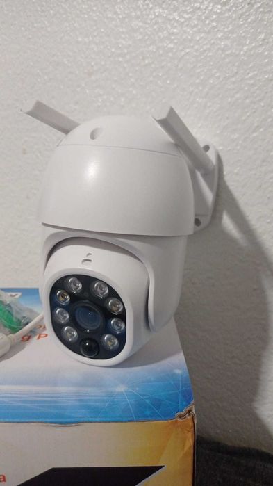 Câmara Vigilância Tuya WiFi 3MP (painel solar) - Nova!!