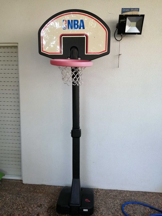 Tabela de basquete de criança ajustável com base