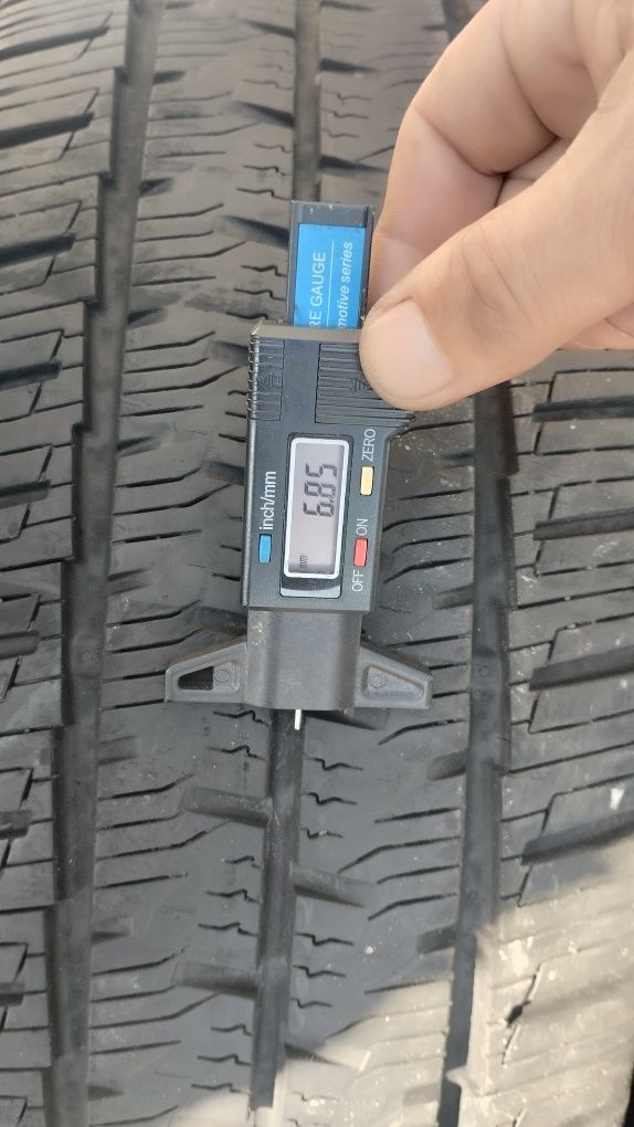 Продам шини 225/70R15C