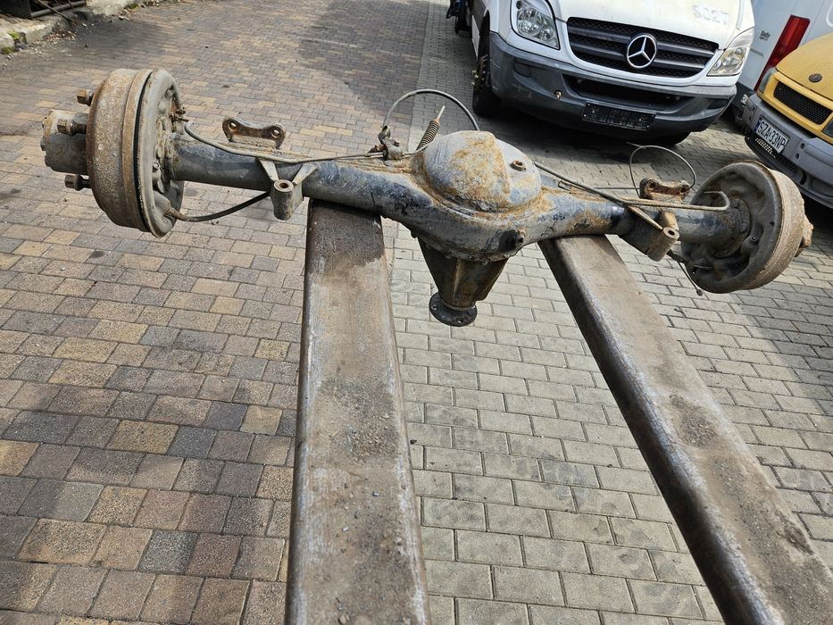 Tylny most Nissan Cabstar