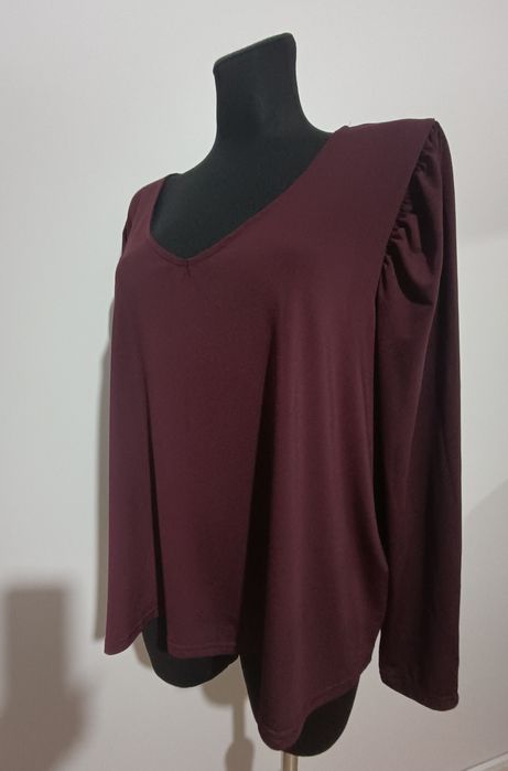 Burgundowa bluzka w serek firmy Villa nowa rozmiar 44/46illa