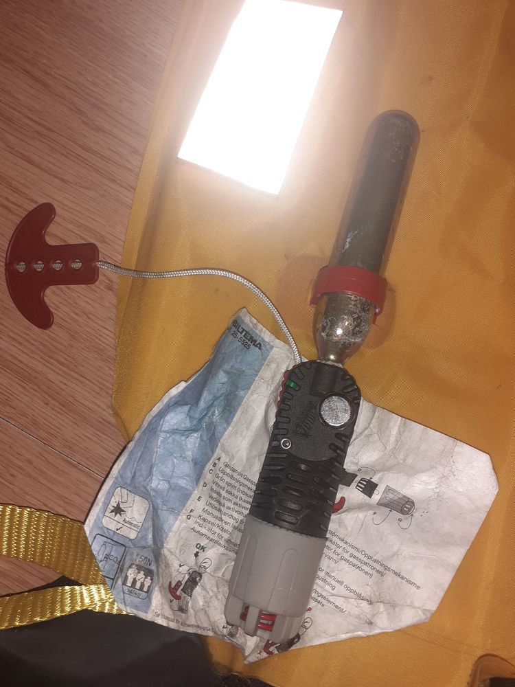 Kamizelka ratunkowa pneumatyczna