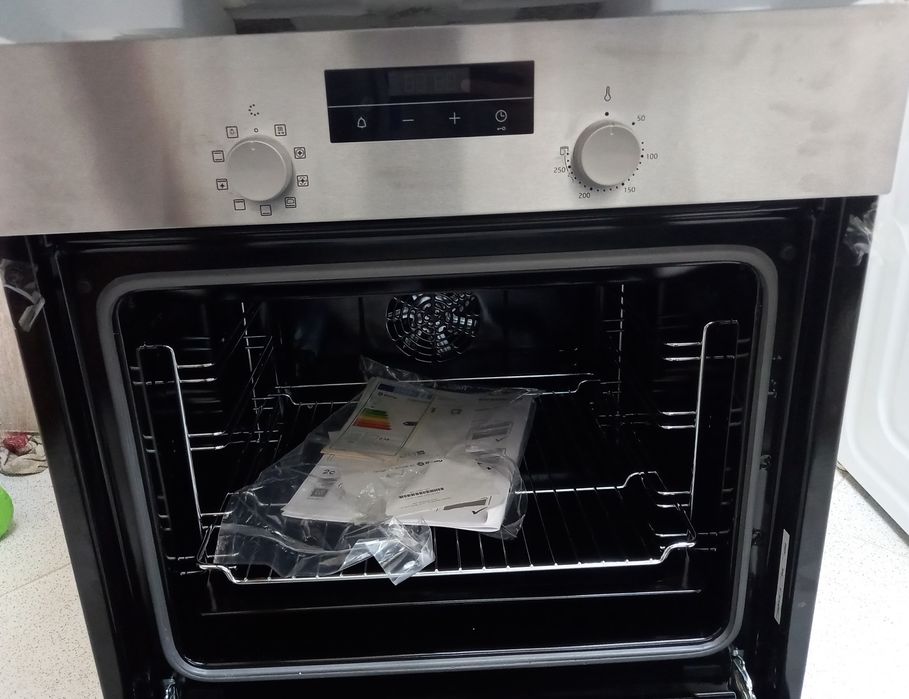 Placa a gás balay 3ETG464MB.
Nova,  nunca usada.
Tem bicos para gás na