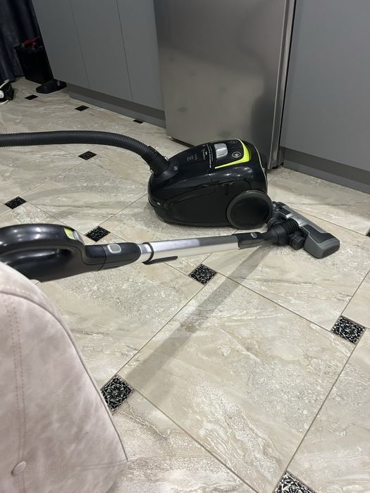 Продам пилесос Electrolux Ultrasilencer Zen Green
