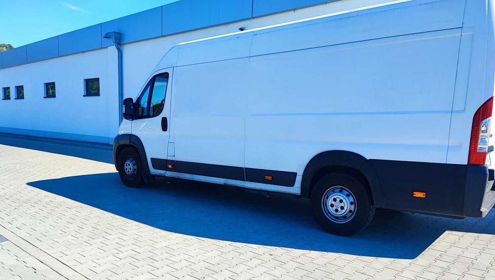 Przeprowadzki  transport Bydgoszcz przewóz rzeczy mebli  Bus tanio 4m