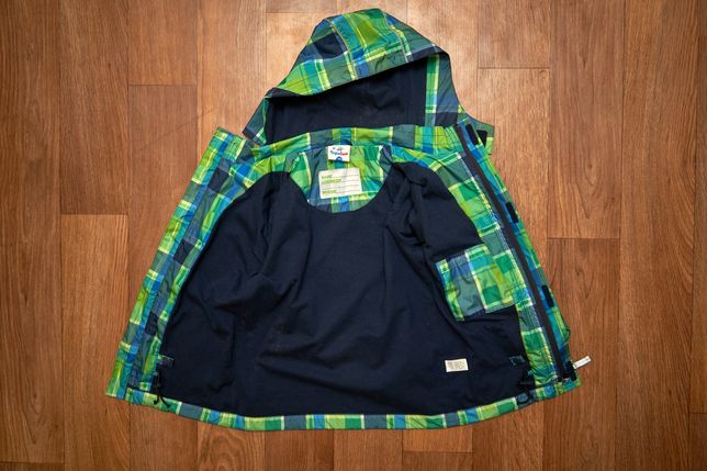 Зелёная детская курточка весна-лето
