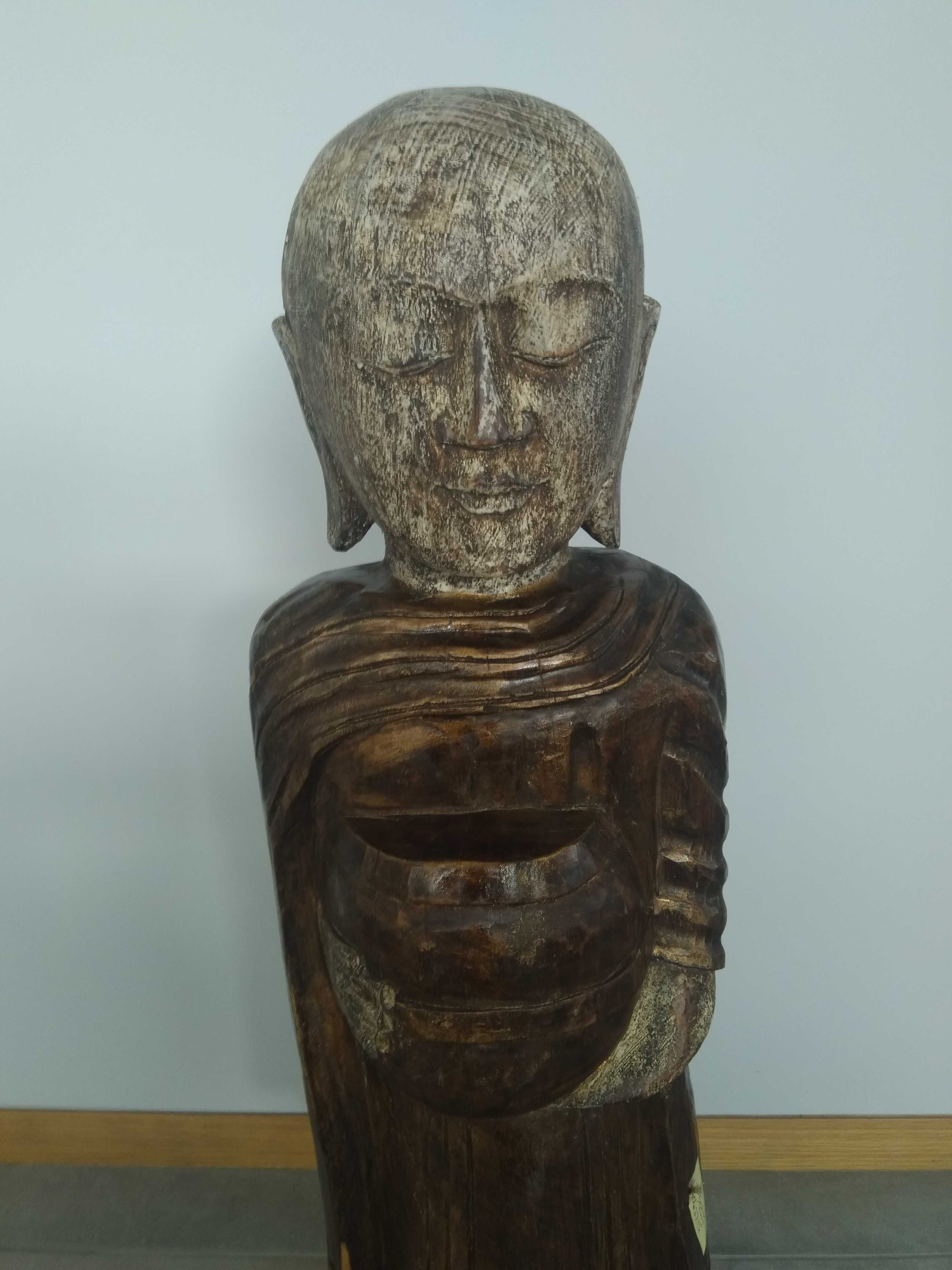 Estatueta Monge Oriental – Artesanal - Madeira Exótica