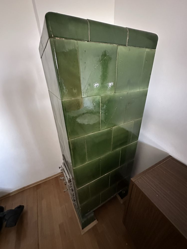 Piec kaflowy zielony