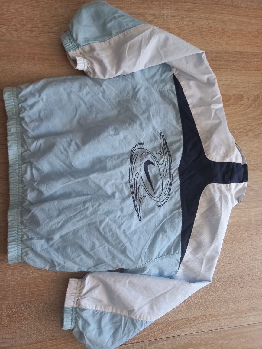 Sportowa błekitna kurtka nike