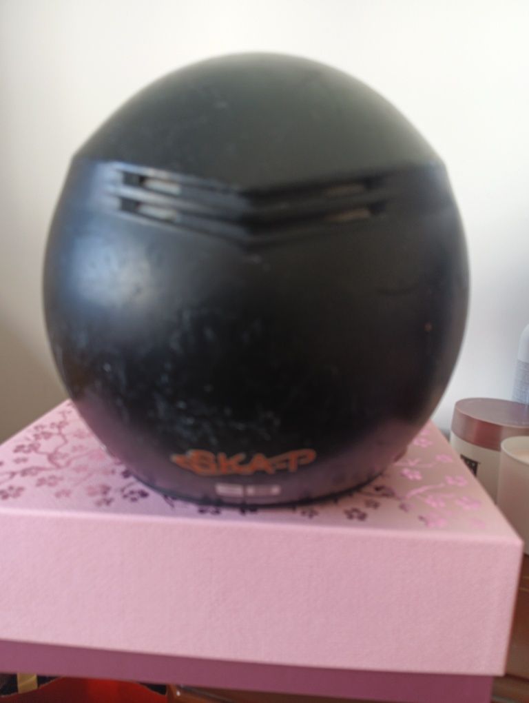 Capacete preto SKA-P