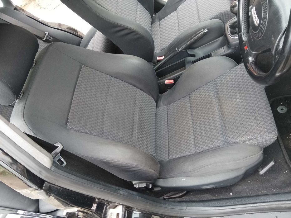 Audi A4 B5 sedan kubełki fotele pompowane lędzwia tapicerki kratki kpl