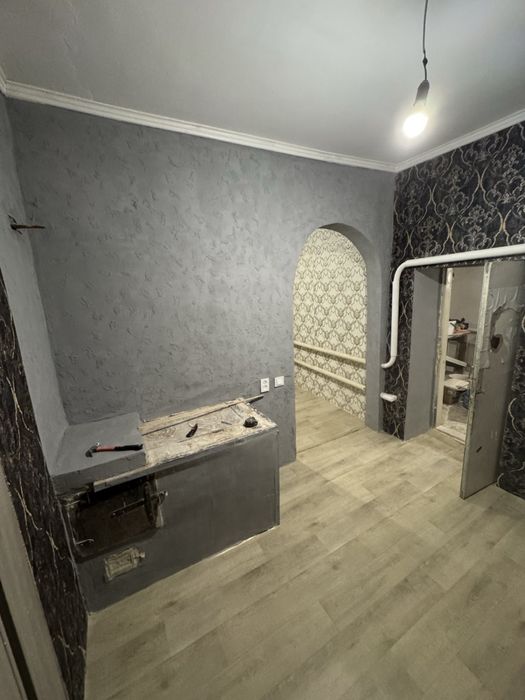 Продається будинок в центрально - міському районі .