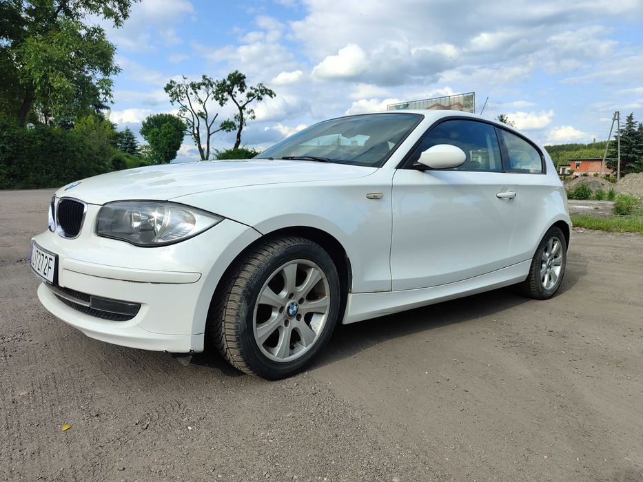 BMW 116i E87, 122 KM benzyna, poliftingowa, bogate wyposażenie