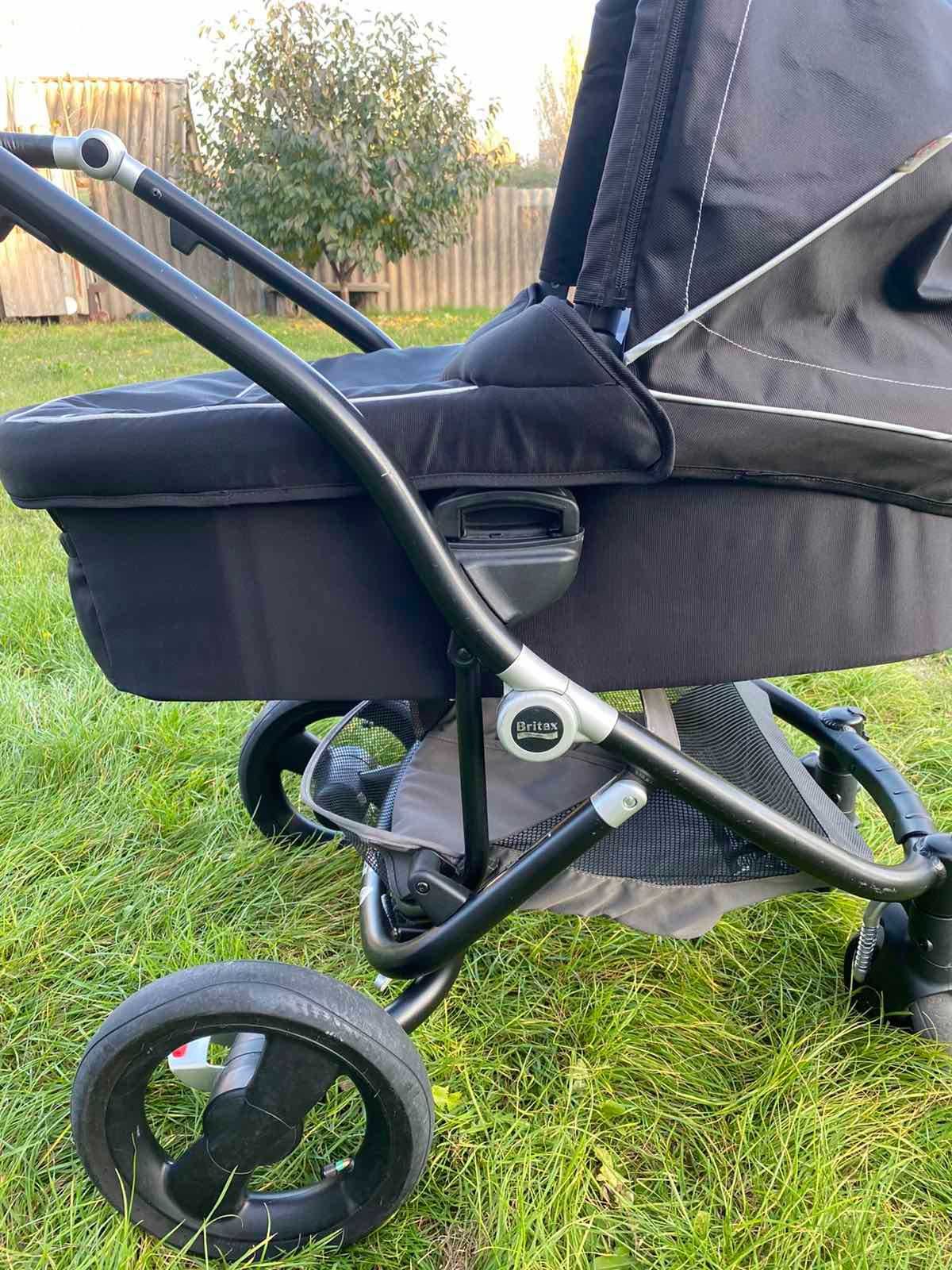 Продаю коляска Britax