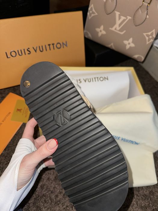 Мокасини louis балетки луи виттон з хутром бежеві замш тапки louis