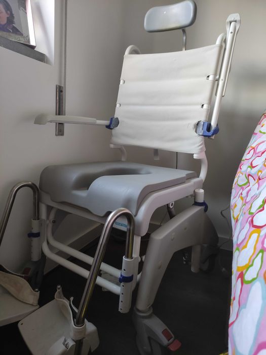 Cadeira de banho reclinável