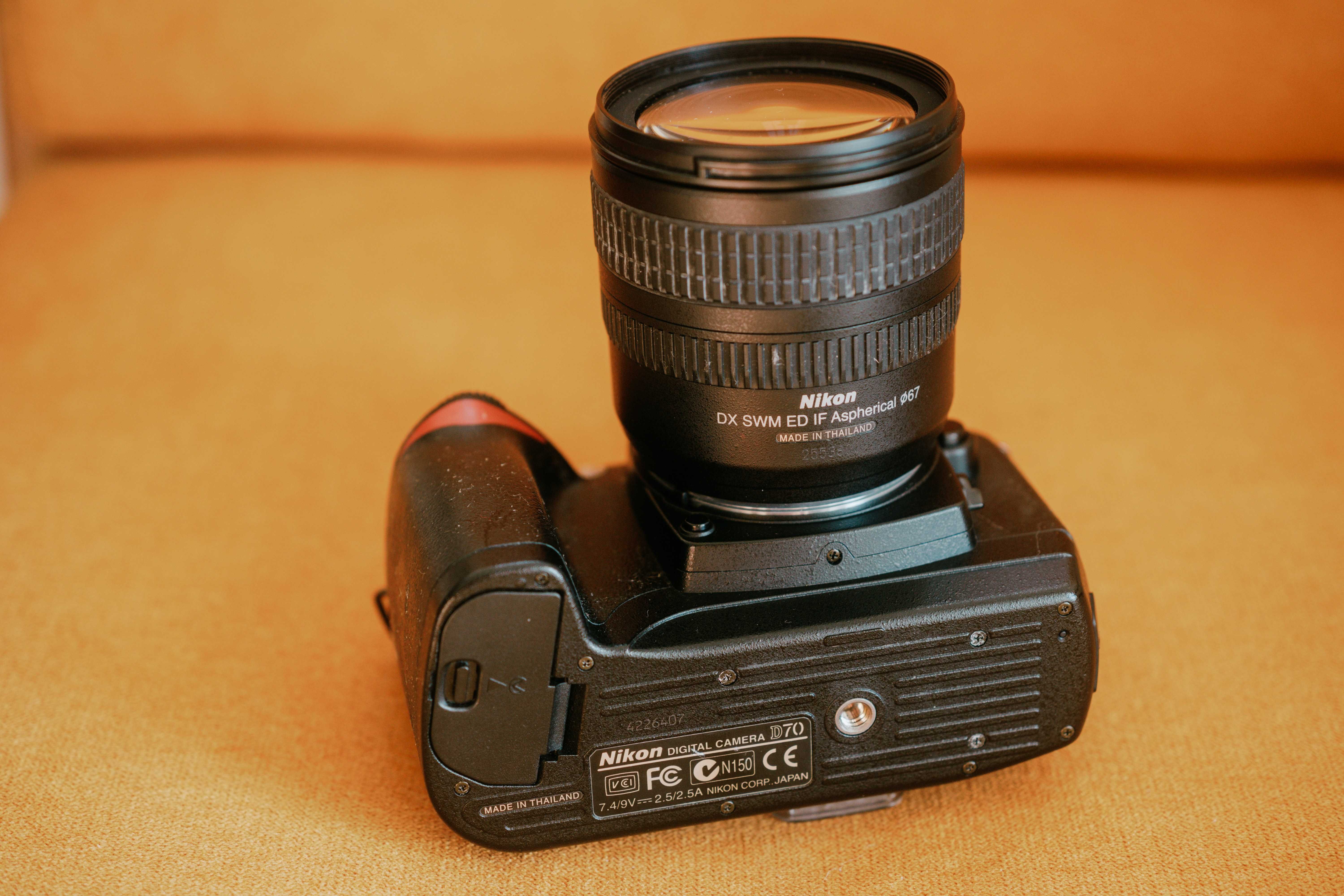 Nikon D70 com 18-70mm na caixa original