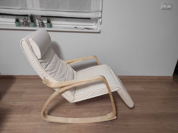 Fotel relaksacyjny na biegunach z regulowanym podnóżkiem