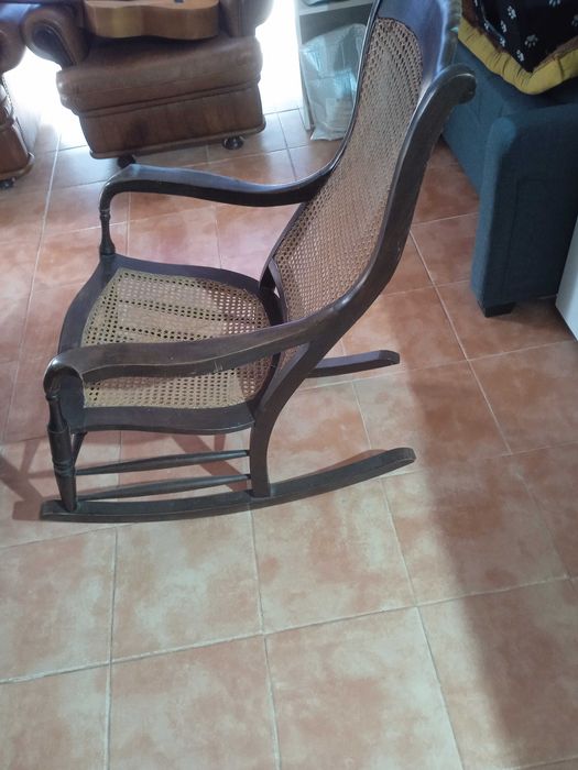 Cadeira de baloiço antiga