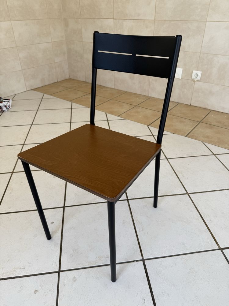 Mesas e Cadeiras — Como Novas! (IKEA)