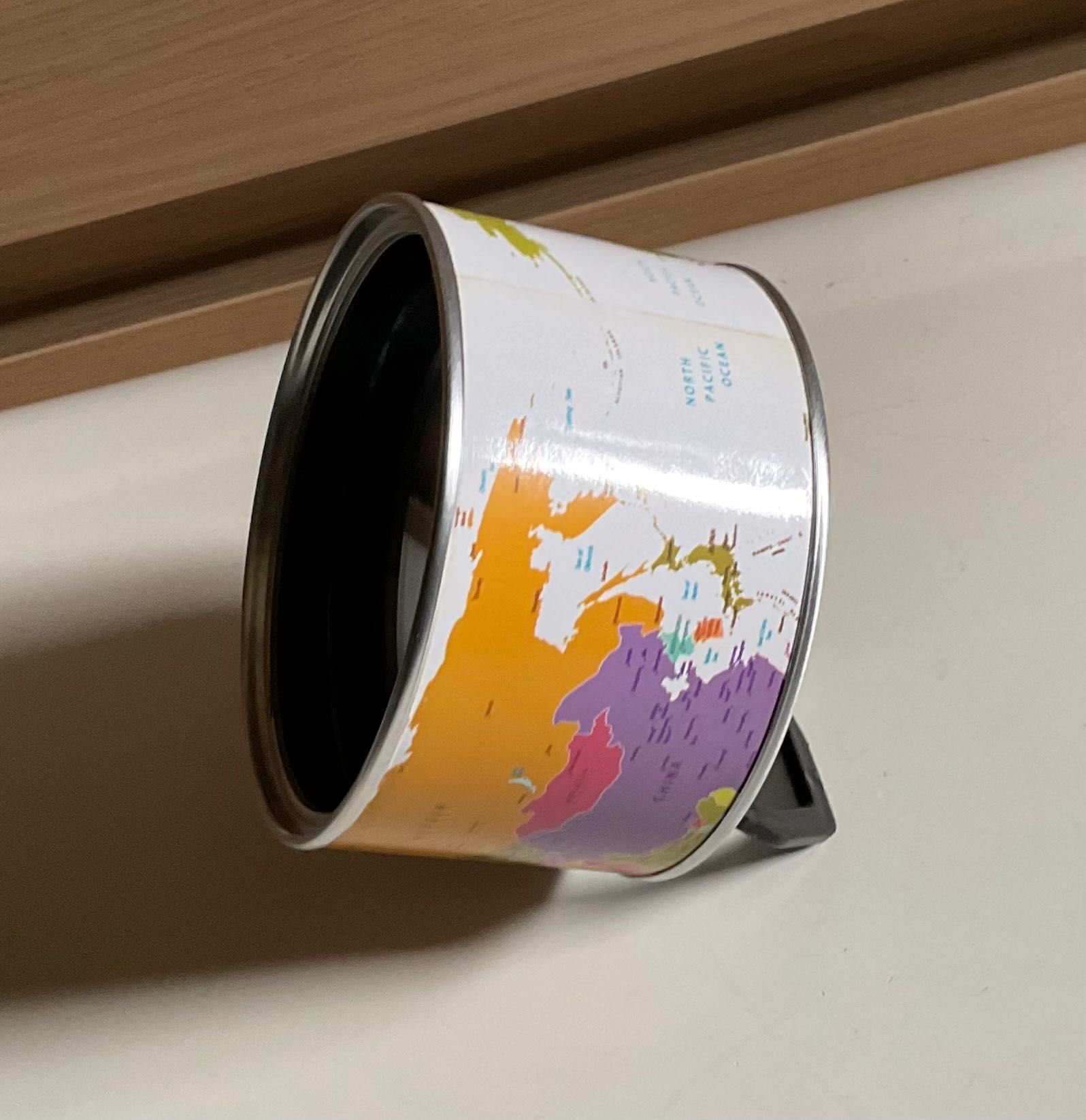 Magnetyczny ZEGAR na lodówkę lub biurko na zegarze jest mapa swiata