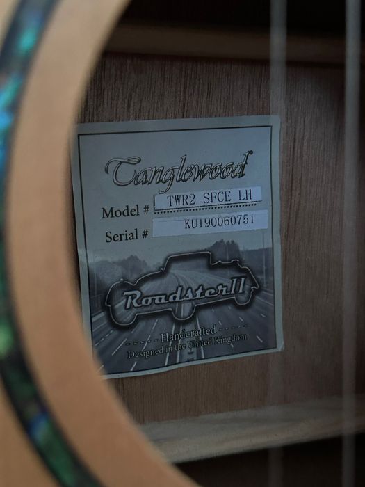 Guitarra eletro-acústica