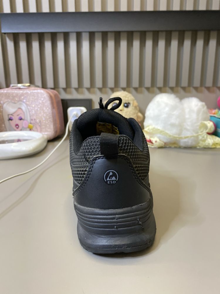 Чоловічі робочі кросівки SKECHERS WORK