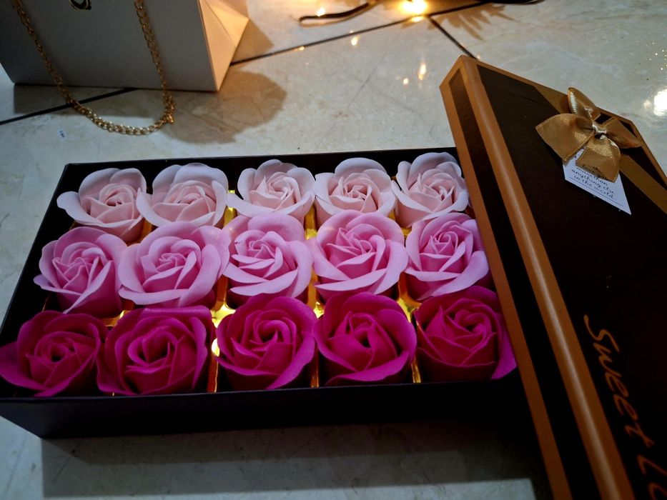 Dekoracje świąteczne stroiki, wieńce na drzwi, świeczniki...