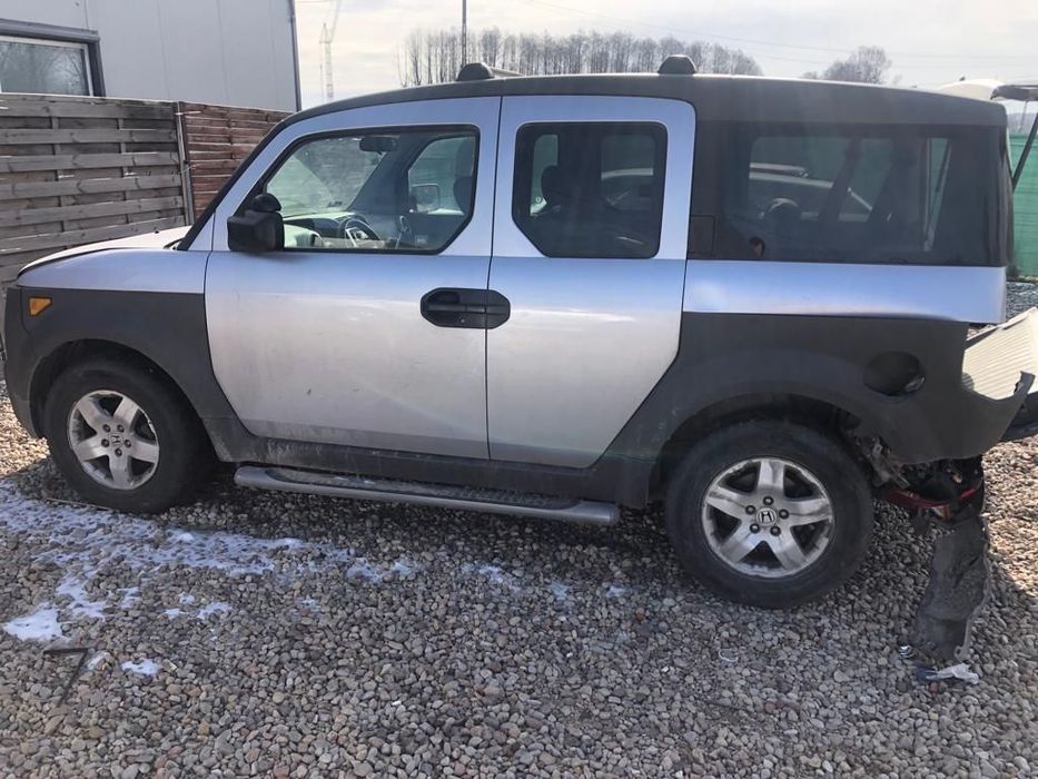 Honda Element 2003 R 2.4 117 KW NA CZĘŚCI
