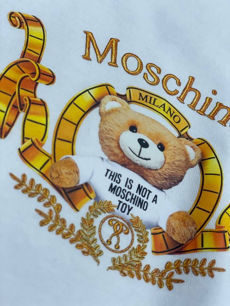 Жіноча футболка Moschino