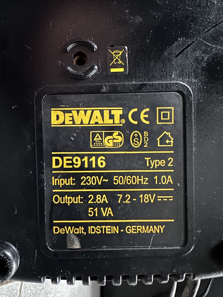 Uniwersalna Ładowarka dewalt de 9116