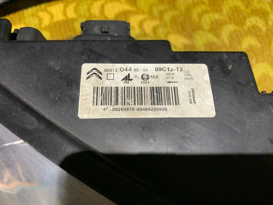 Фари Citroen C4B7 Сітроен с4б7 Фари права -ліва оригінал Європа