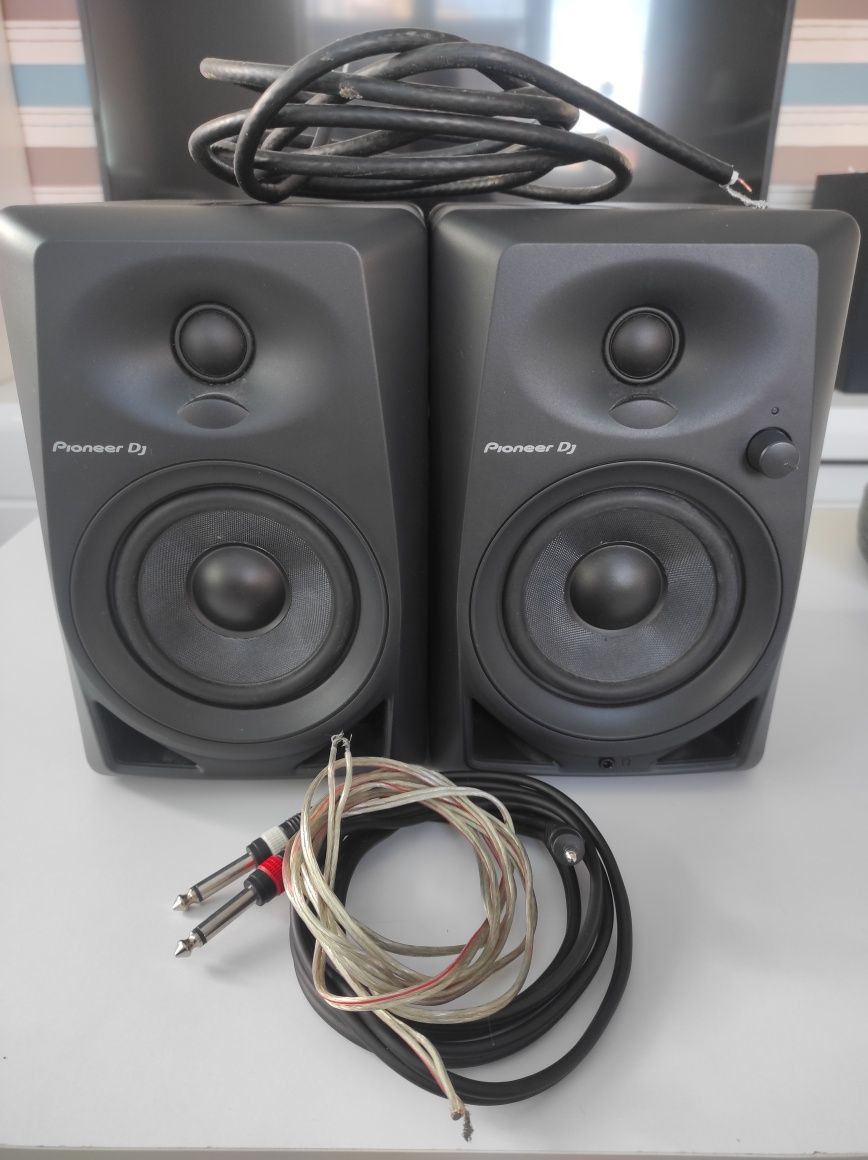 Студійні монітори Pioneer DJ DM-40