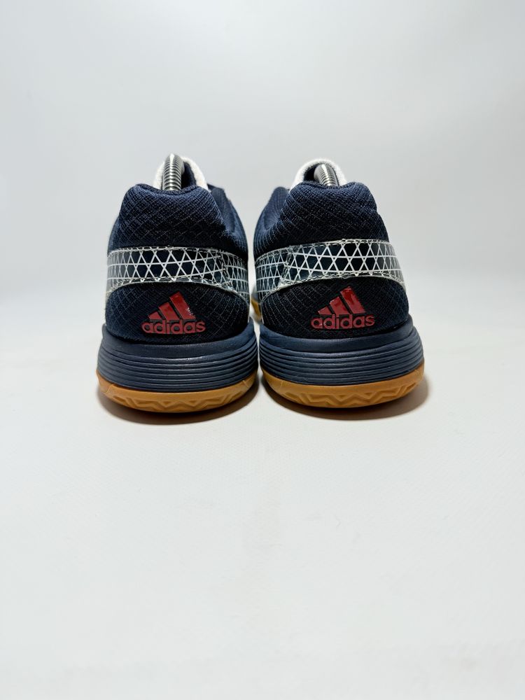 Спортивні кросівки adidas 42 розмір волейбол теніс гандбол