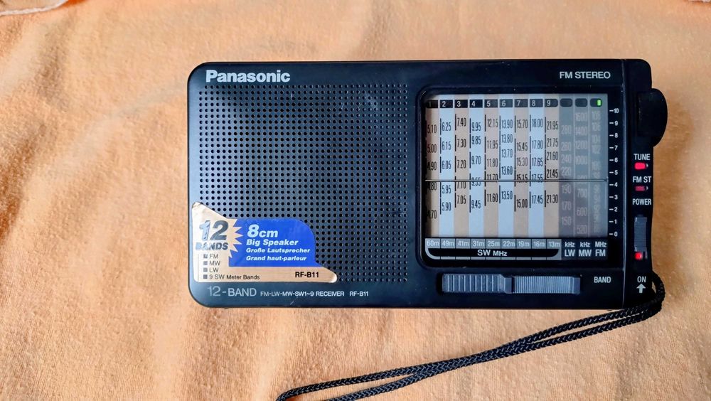 Radio Portatil Panasonic RF-B11 12 Bandas