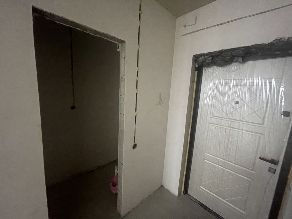 Центр. 2-х кімнатна квартира з частковим ремонтом та закупленими матер