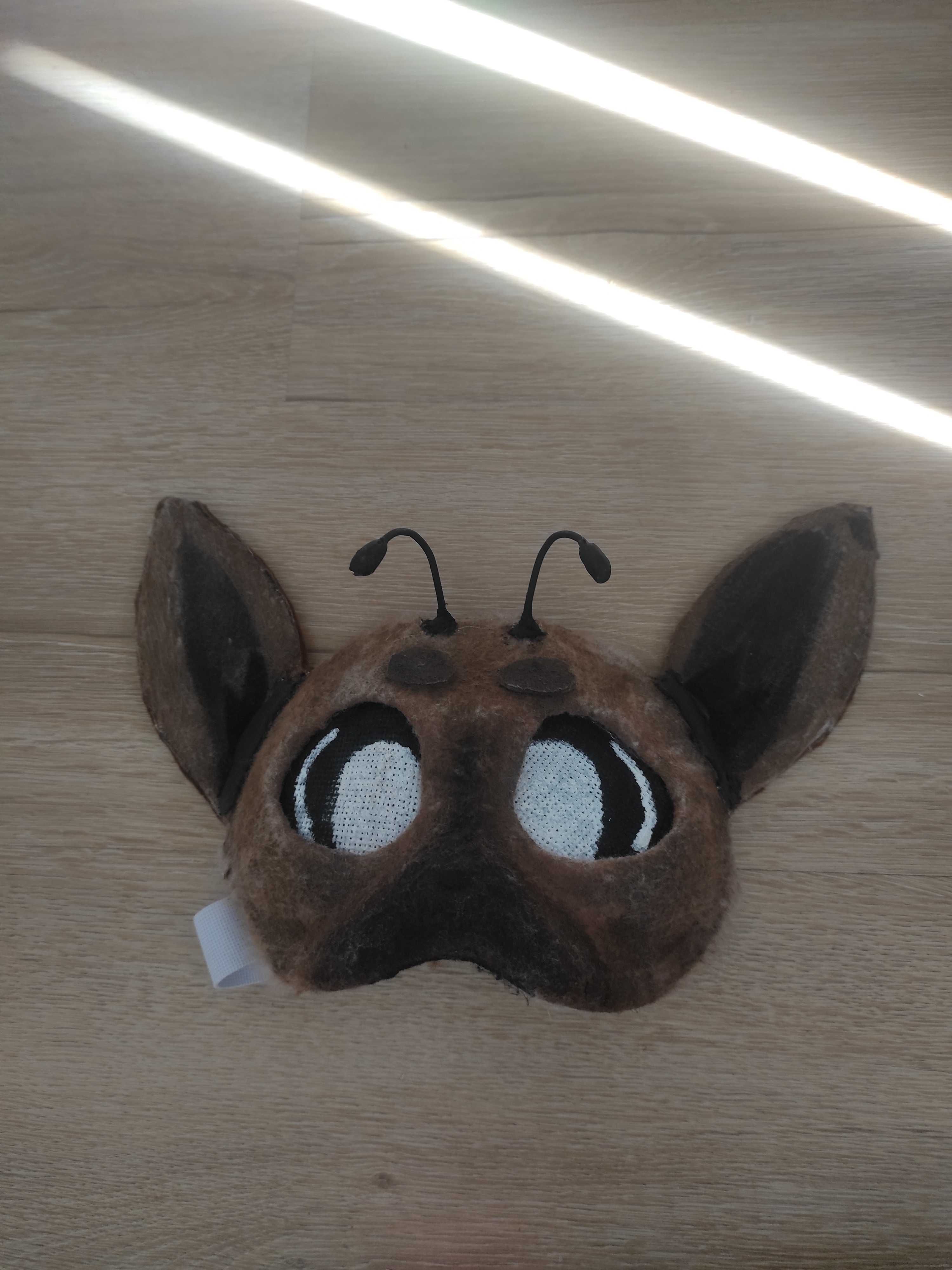 Maska Therian Eevee (Pokémon)