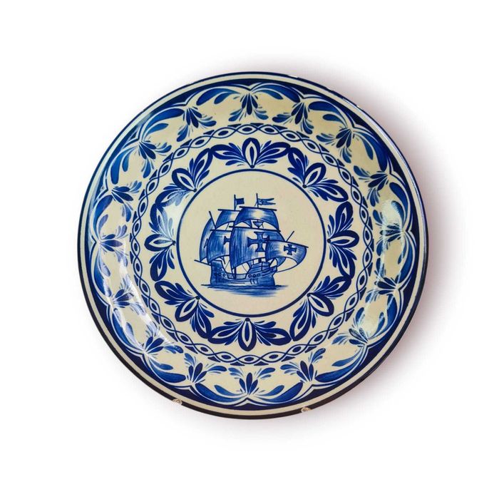 Prato Decorativo Vianagrés – Pintado à Mão – Motivo Caravela