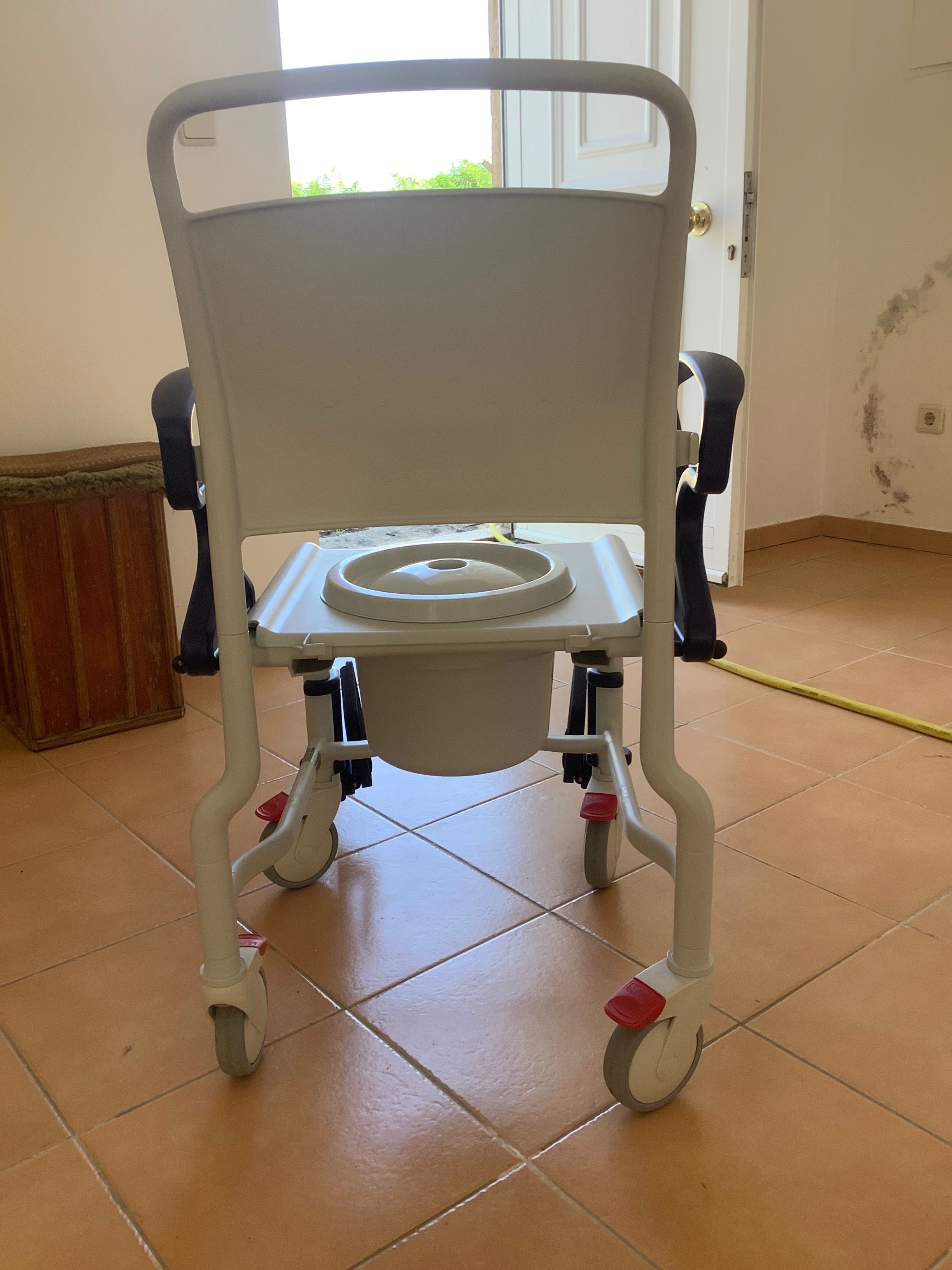 Cadeira de banho e sanitária Rebotec BONN