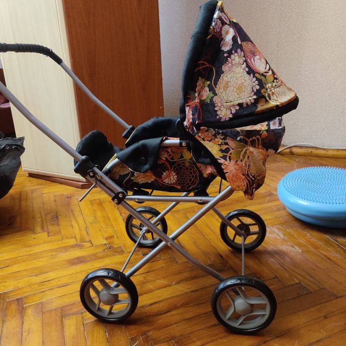 Іграшкова коляска