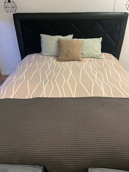 Cama casal com colchão