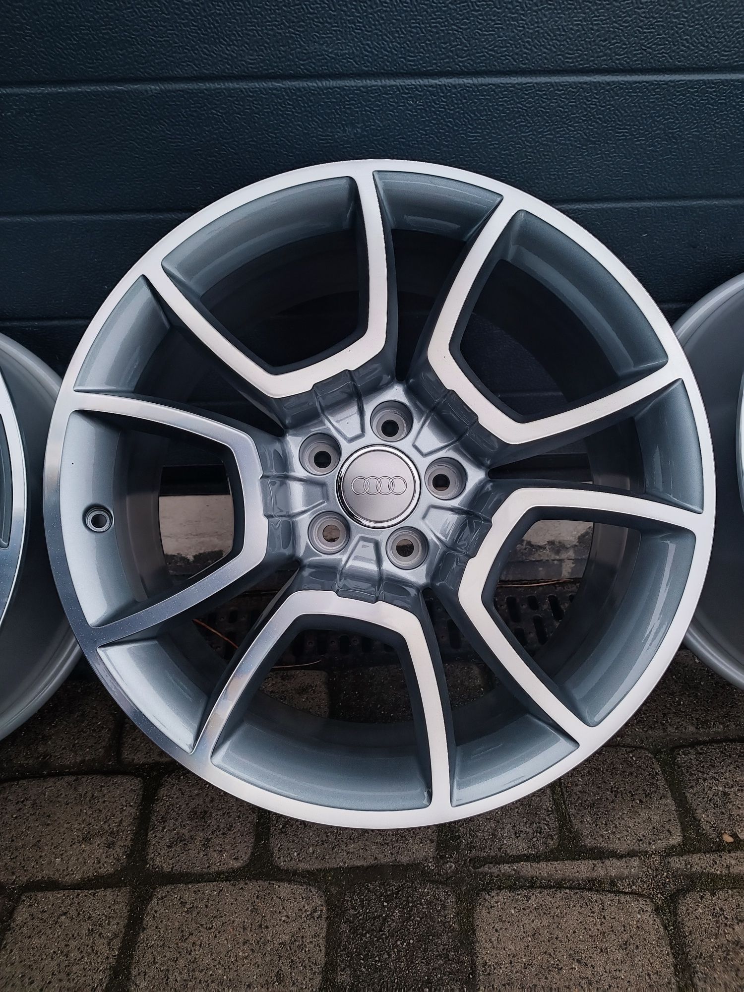 Felgi alu 5x112 19" 8.5J ET36 Audi Q3, Q5, A3, A6