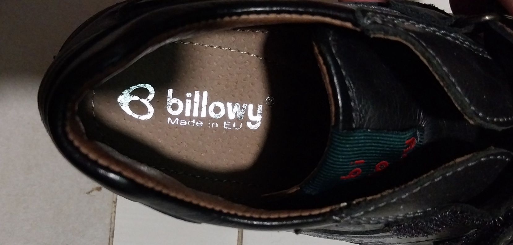 Sapatos de rapaz