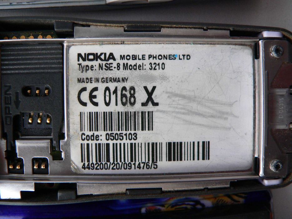 Телефоны Nokia 3210 и 3410