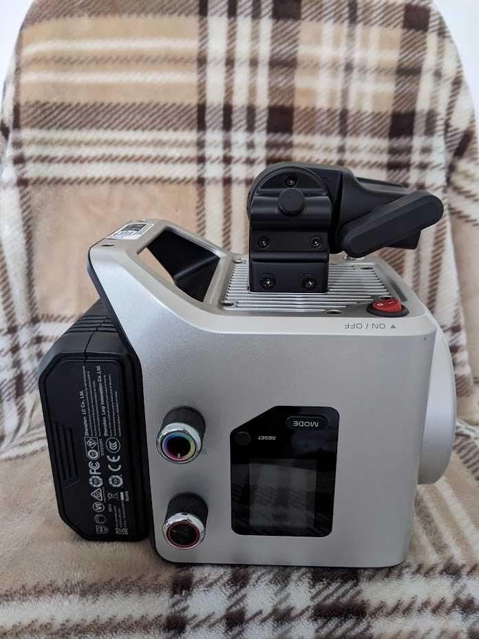Lampa studyjna filmowa fotograficzna 220W RGB, nieużywana