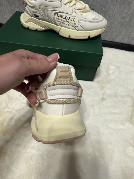 Неймовірно стильні кросівки Lacoste