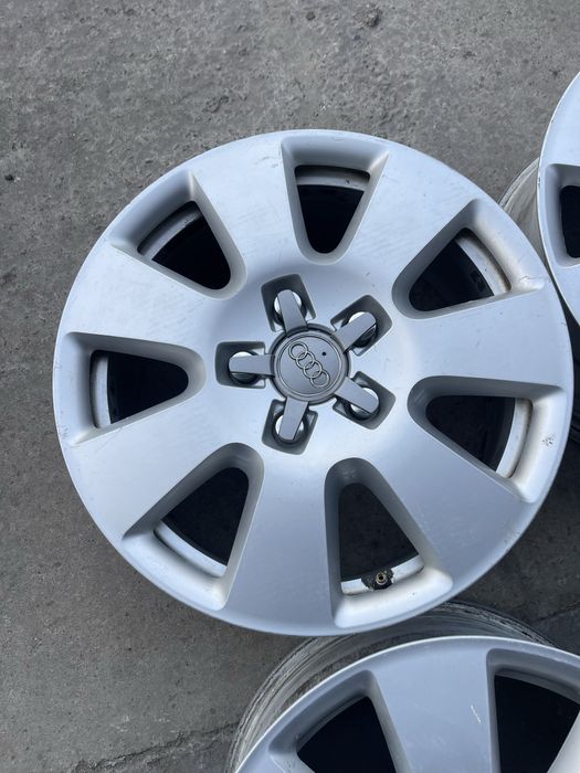 Диски Audi R18 5 130 Dia 71,6 Et 52 7,5J Склад Осокорки